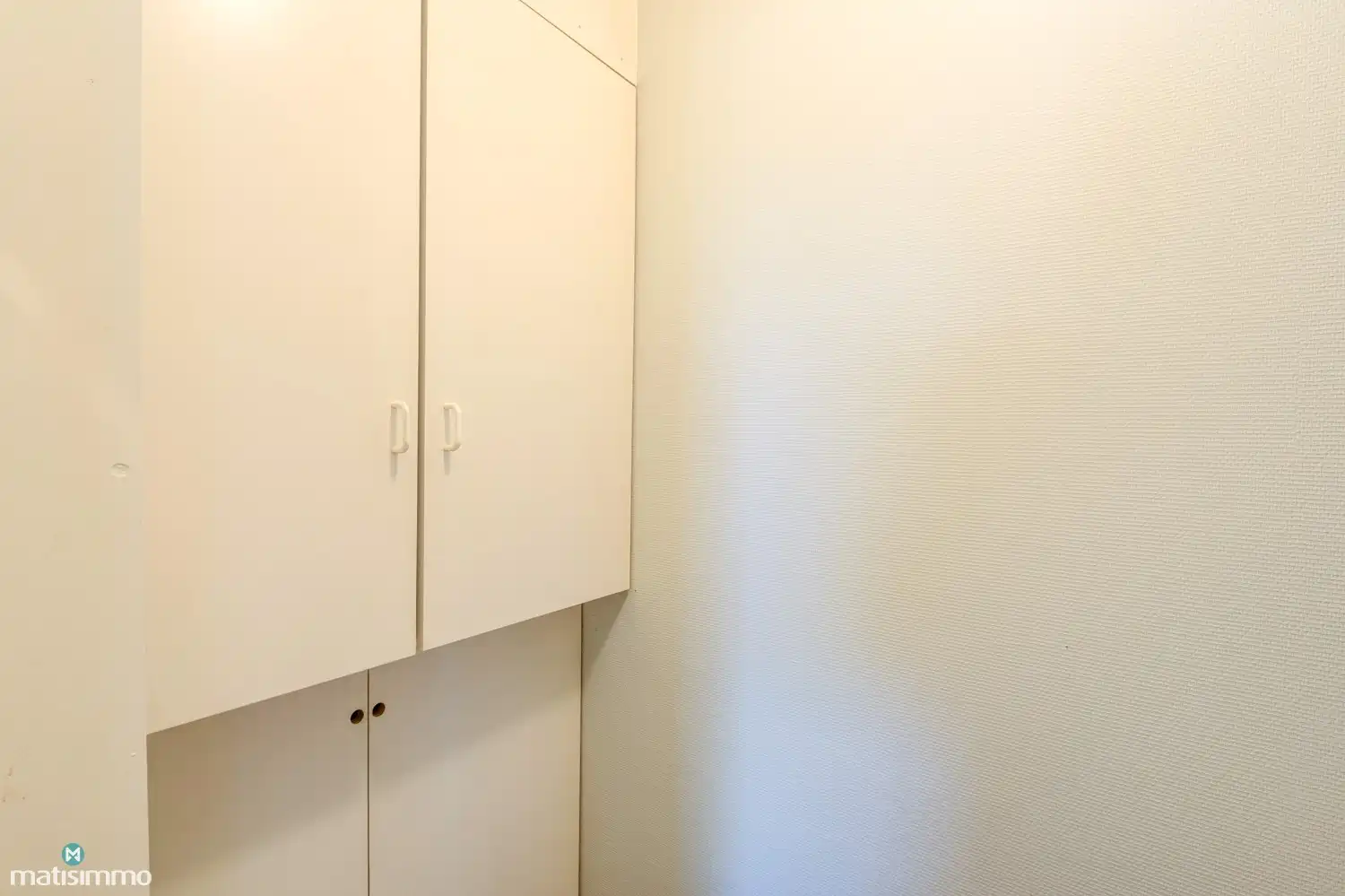 GOED ONDERHOUDEN APPARTEMENT MET BALKON, GARAGE EN KELDERBERGING TE BILZEN foto 9