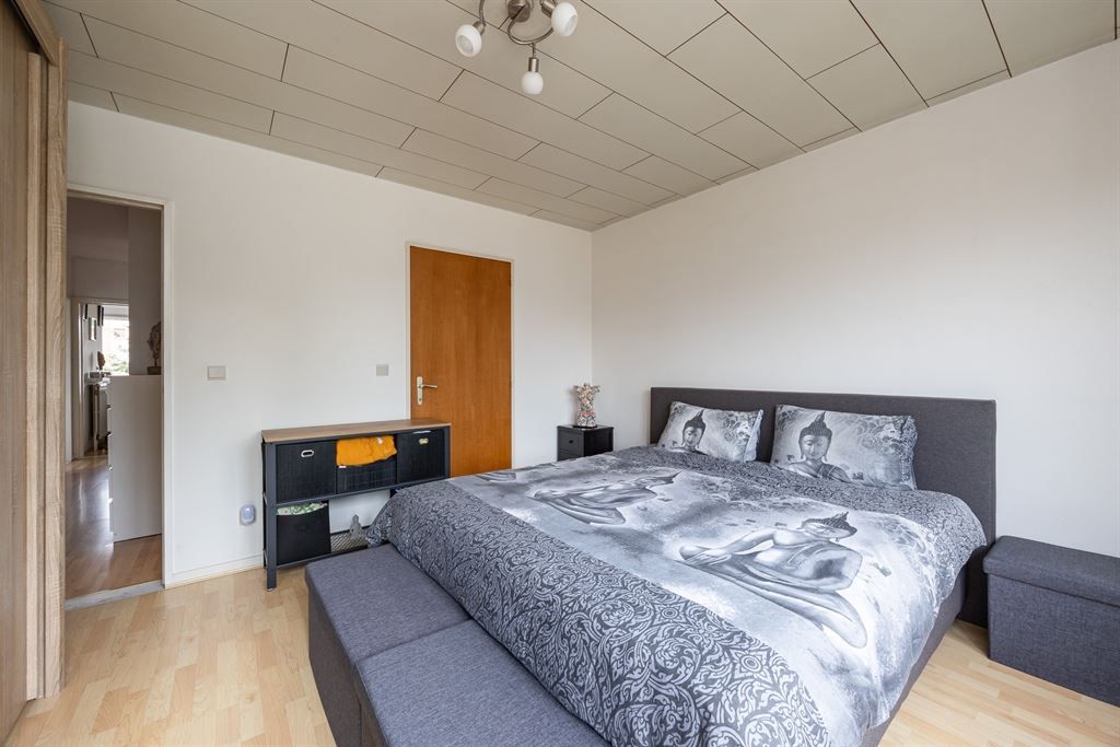 Woning vol potentieel met grote zonnige tuin foto 10