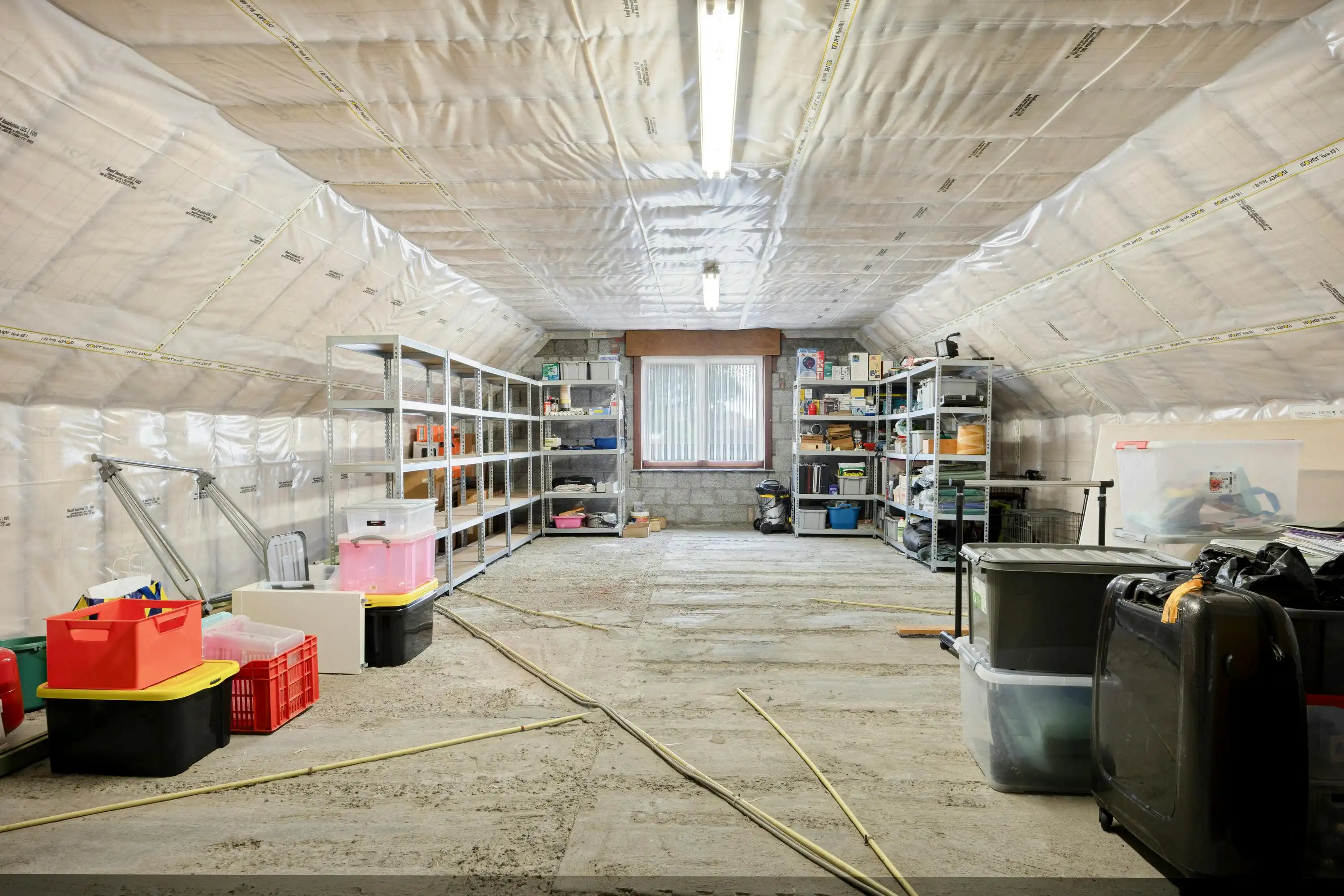 Alleenstaand huis met veel potentieel te koop in Waregem foto 12