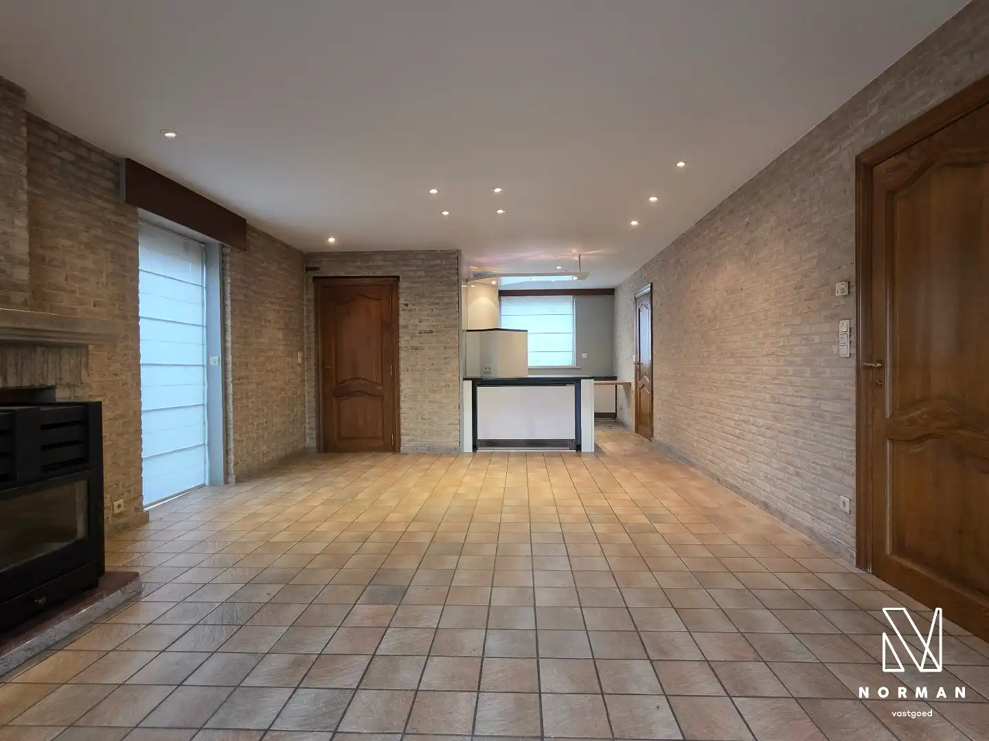 Ruime woning met inpandige garage en 3 slks op een prachtig perceel van 1218 m². foto 6