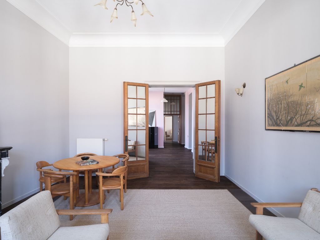 Omgeving Kouter – Grandeur, volume & toplocatie. Bijzonder ruim en karaktervol 3-slaapkamer appartement in het hart van Gent. foto 4