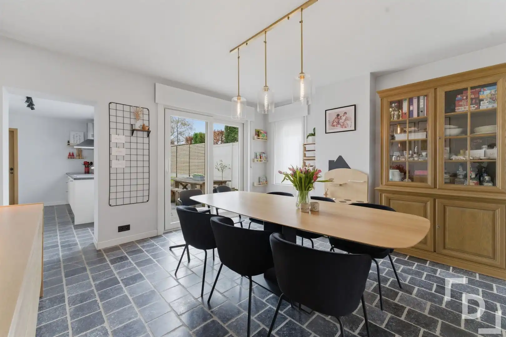 Gerenoveerde HOB met 3 slaapkamers en tuin te koop in Sint-Jan. foto 13