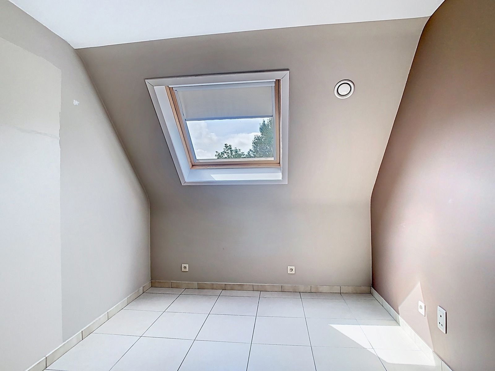 Recente, halfopen én Instapklare Woning met 3 SLPK én tuin! foto 8
