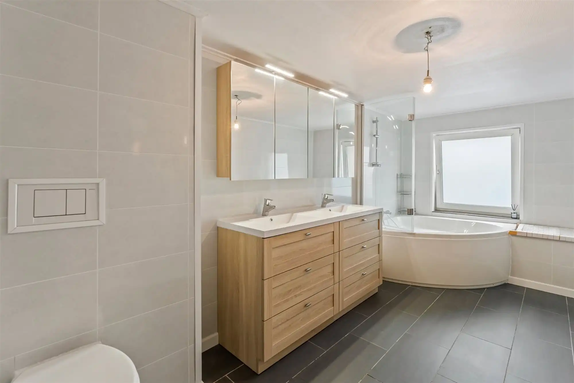 GERENOVEERDE ENERGIEZUINIGE WONING! foto 13