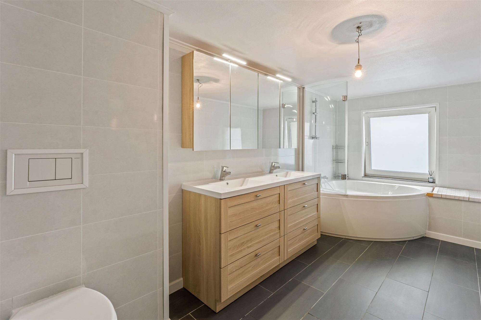 GERENOVEERDE ENERGIEZUINIGE WONING! foto 13