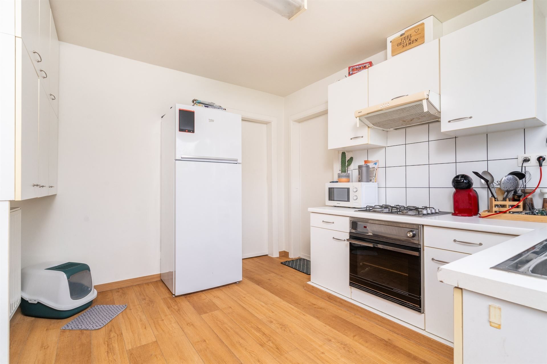 Gelijkvloers app met tuin, garage en carport! foto 13