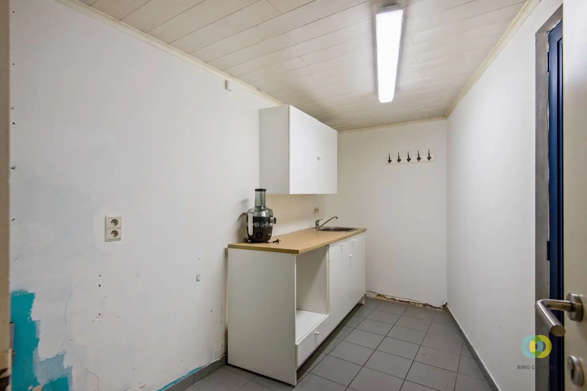 Gebouw met handelsgelijkvloers en duplexappartement foto 6