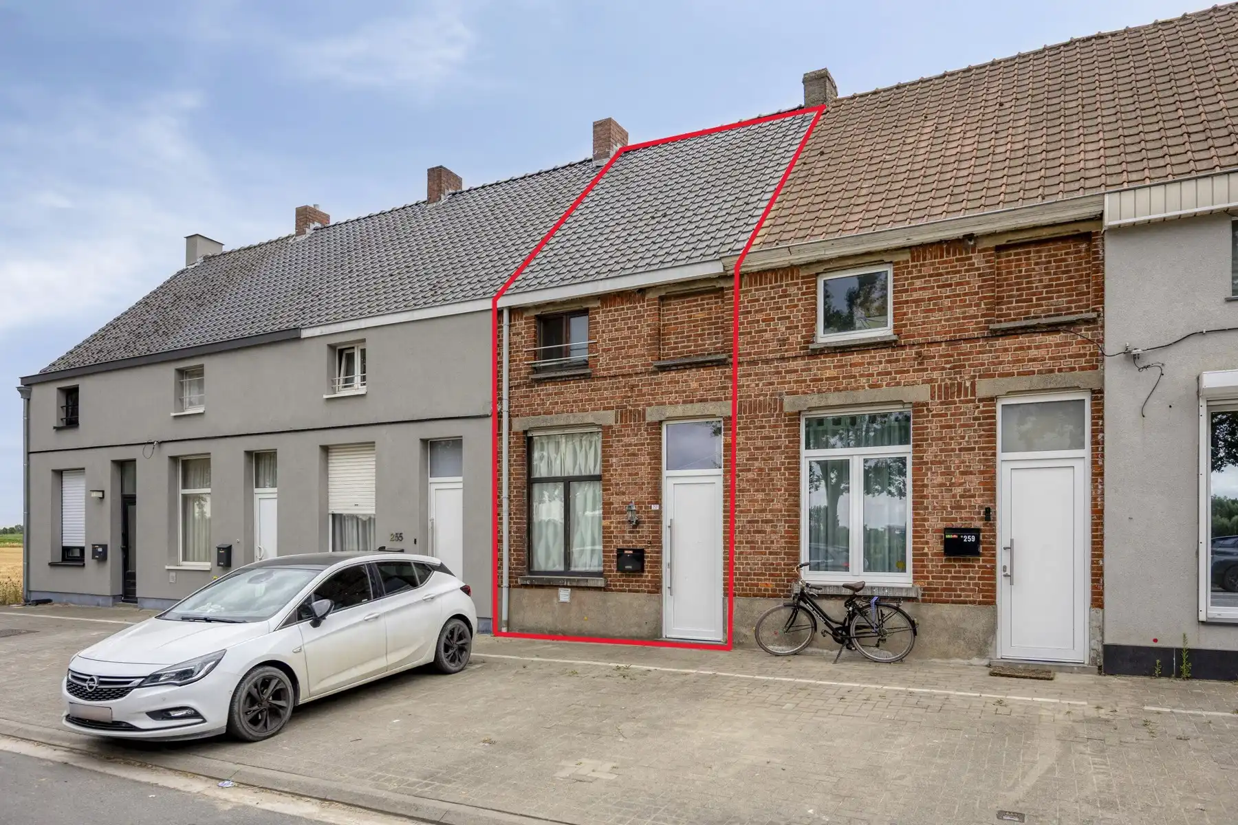 Rijwoning met 2 slaapkamers, tuin en parkeerplaats foto 13