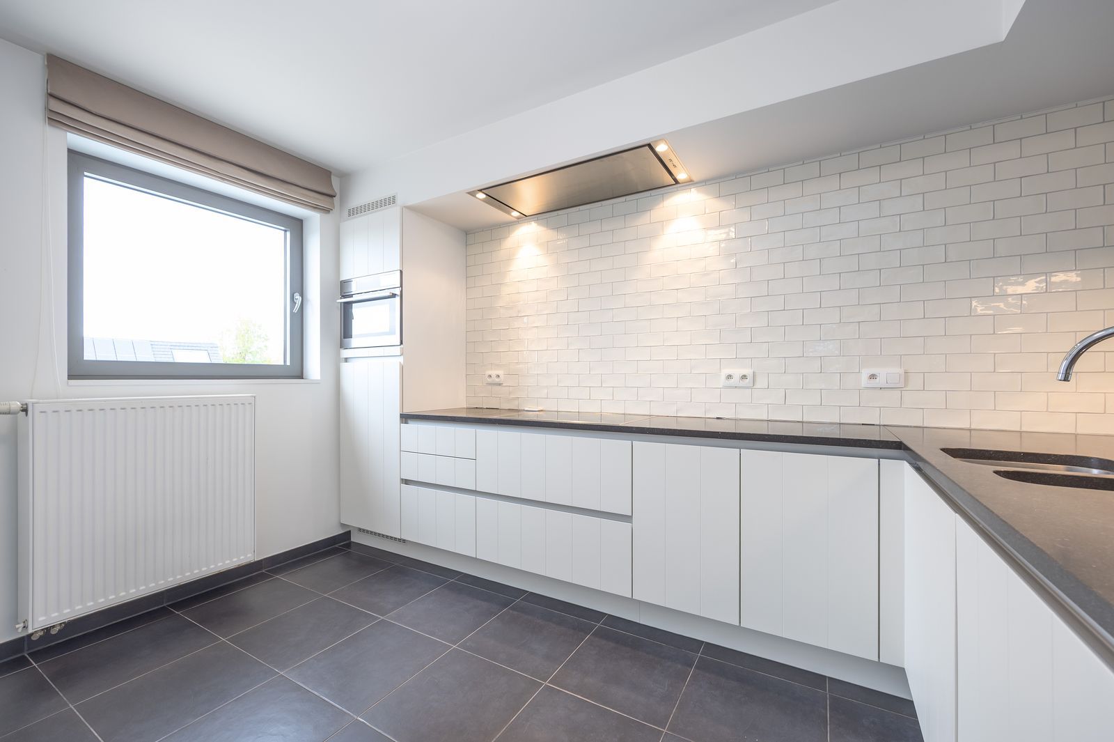 Luxueus 2 slaapkamer appartement in het hartje van Gistel foto 10