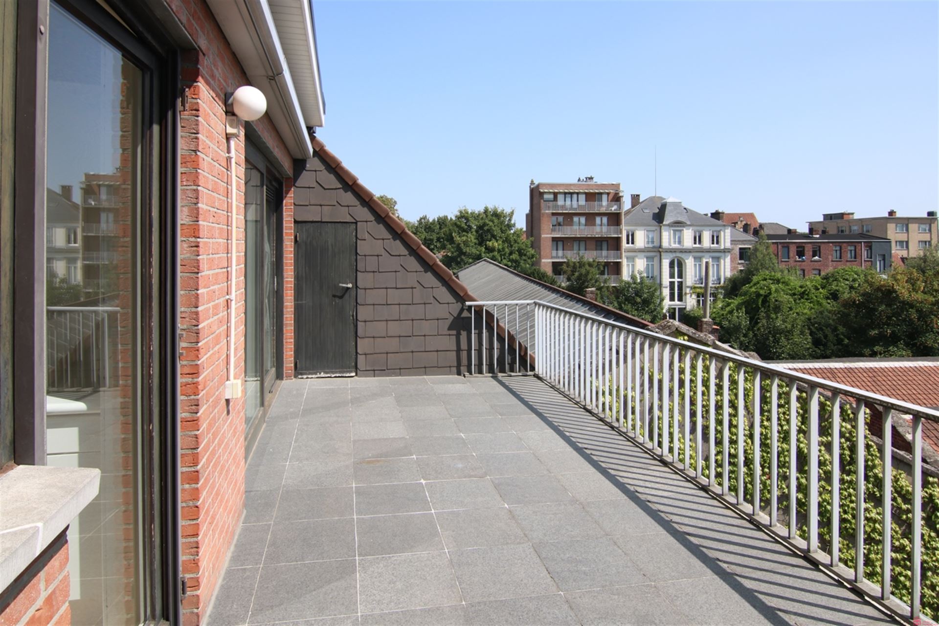 Residentieel gelegen appartement met zalig terras foto 16