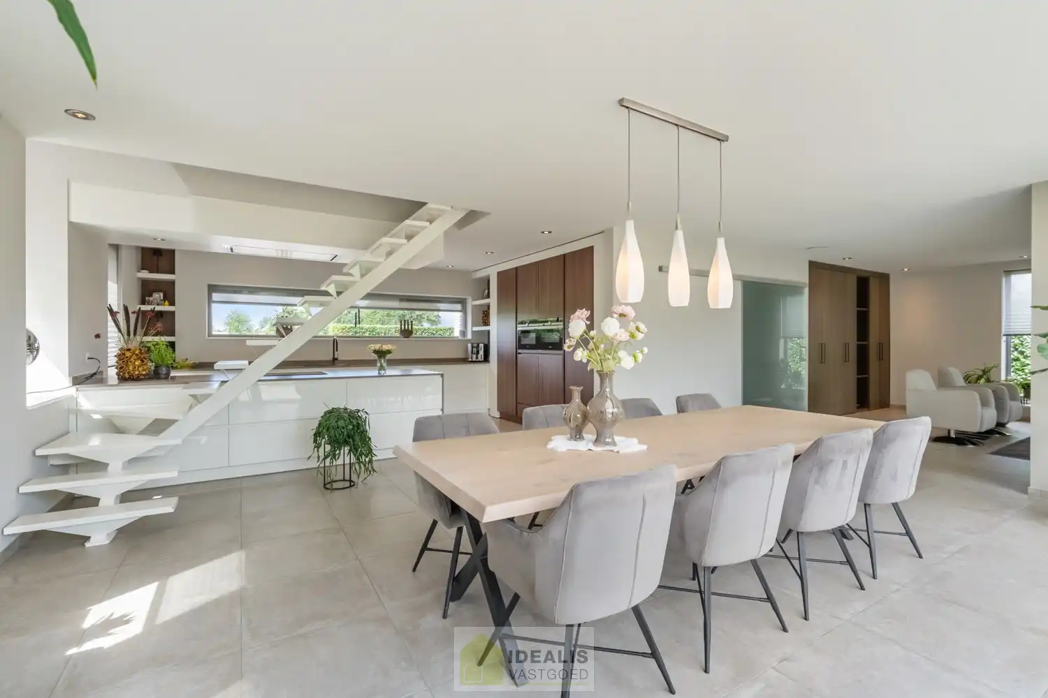IDEALIS VASTGOED – ROYALE, INSTAPKLARE EN PERFECT ONDERHOUDEN GEZINSWONING DEWELKE OP EEN ELEGANTE MANIER WERD AANGEPAST AAN MINDERVALIDEN OP EEN RUIM EN RUSTIG PERCEEL VAN 11A 55CA foto 7