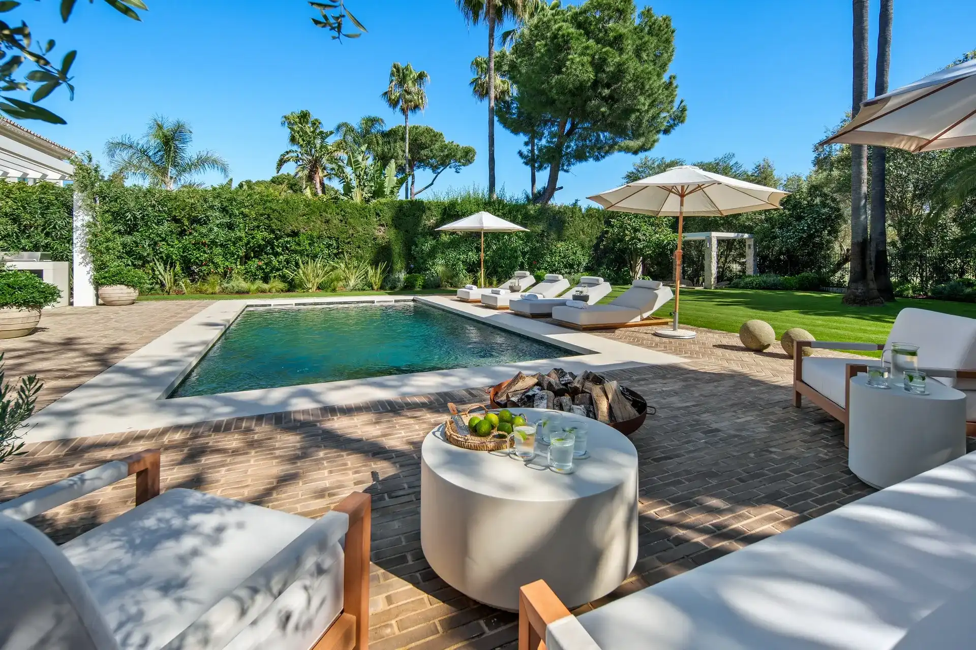 Exclusieve designvilla aan de frontlinie van Las Brisas Golf in Marbella foto 32