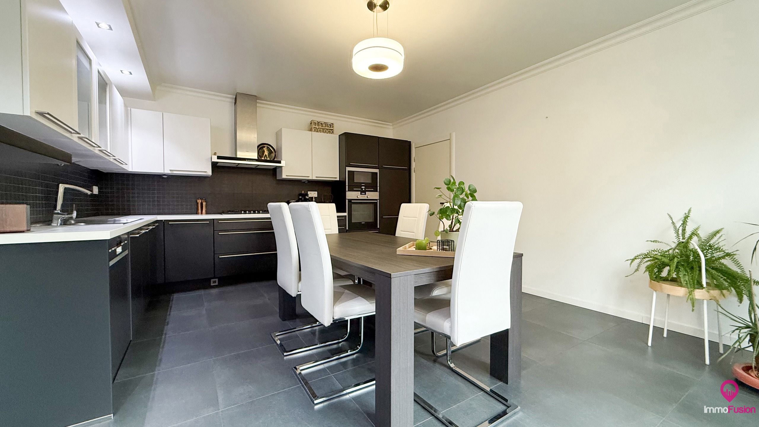 Gelijkvloers appartement met tuin en garage! foto 10