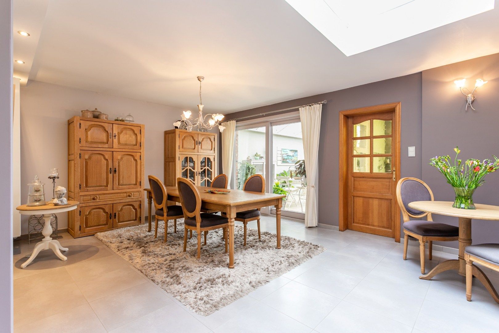 Charmante, karaktervolle en goed geïsoleerde woning met oprit en tuin te Halle. foto 9