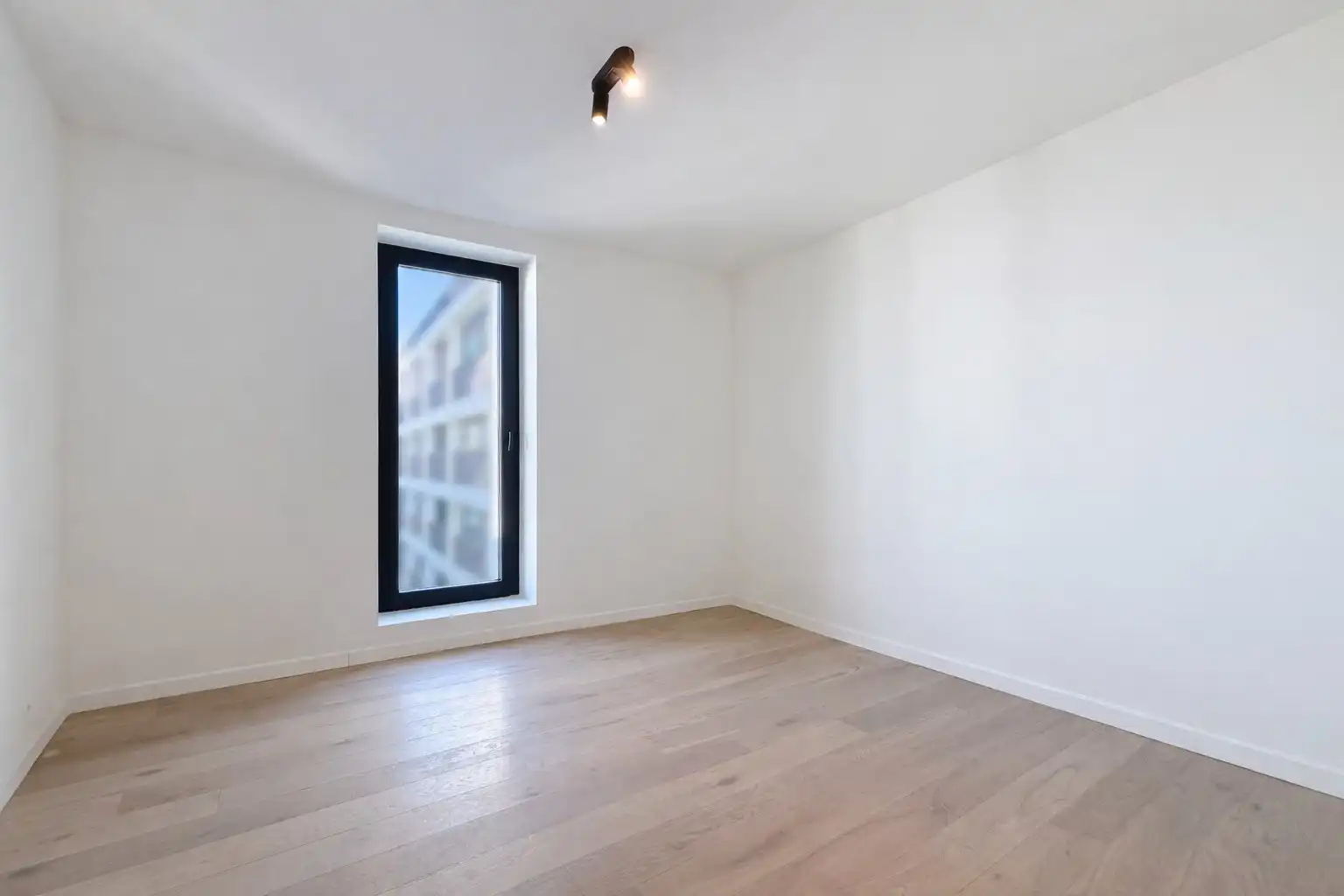 Nieuwbouwappartement met 2 slaapkamers en terras op topligging foto 6