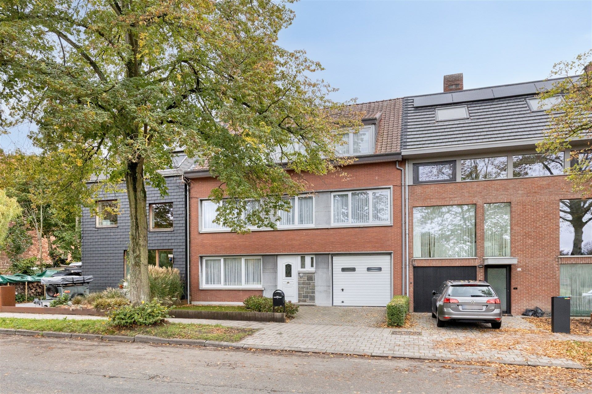 Ruime gezinswoning met 8 a 9 slaapkamers, een riante tuin en een prachtig uitzicht op weiland. foto 2