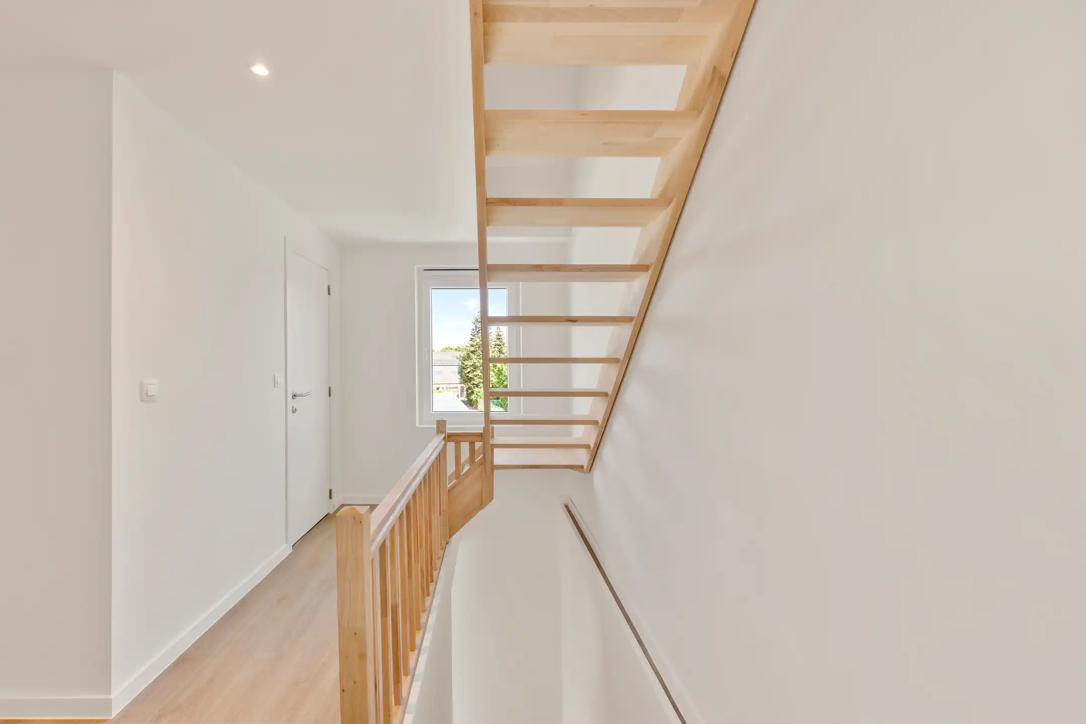 Instapklare topper met 5 slaapkamers en tuin in Moen foto 14