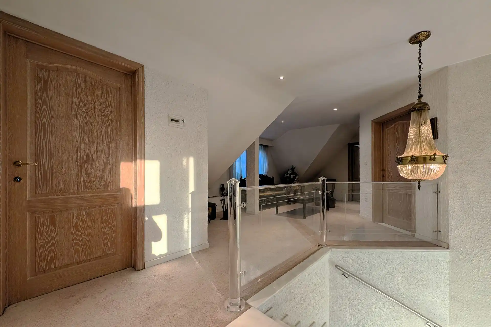 Verzorgde villa met 4 slpk. en veel privacy nabij de grens met Maastricht (NL) foto 11