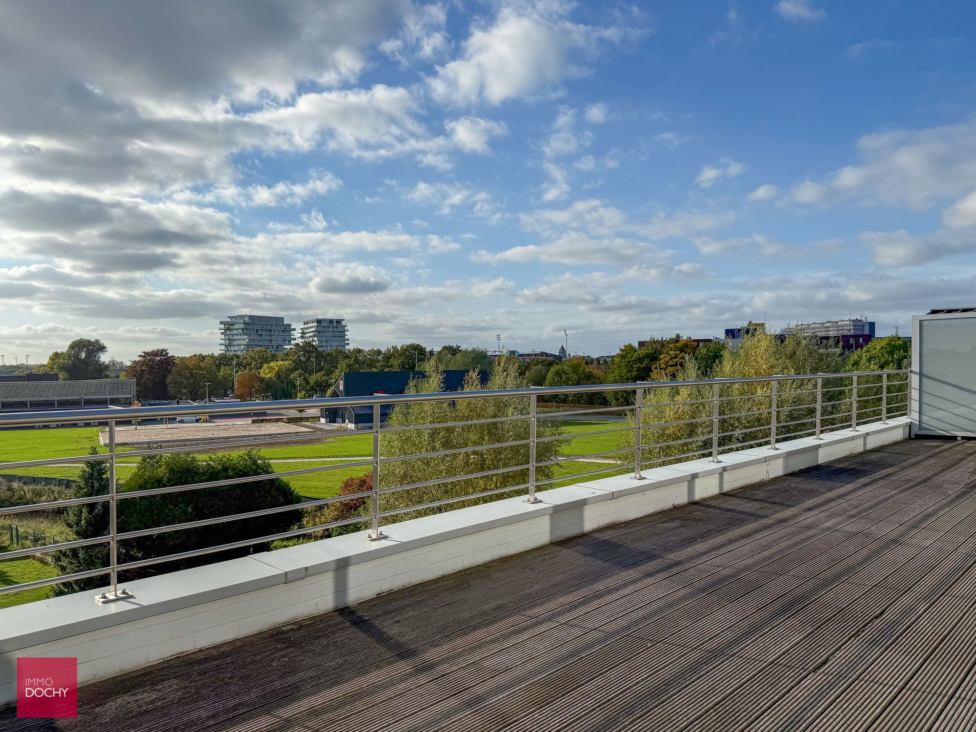 Instapklare PENTHOUSE met grote terrassen en groen verzicht | Potegemstraat foto 9