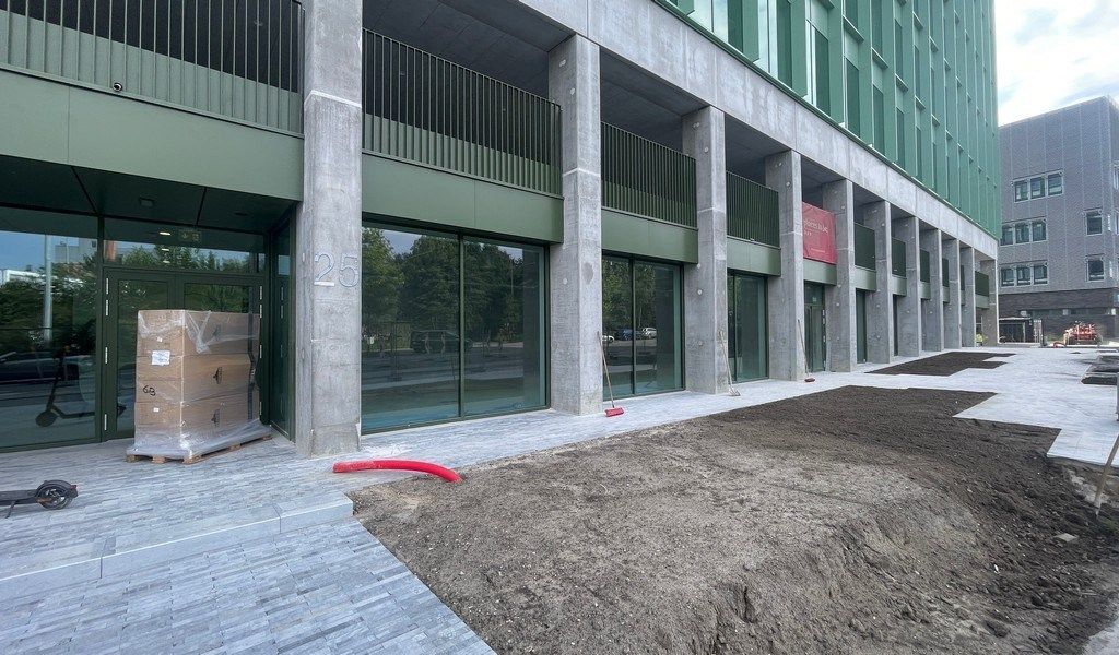 Gelijkvloers commercieel kantoor te huur in Infíniti te Berchem foto 2