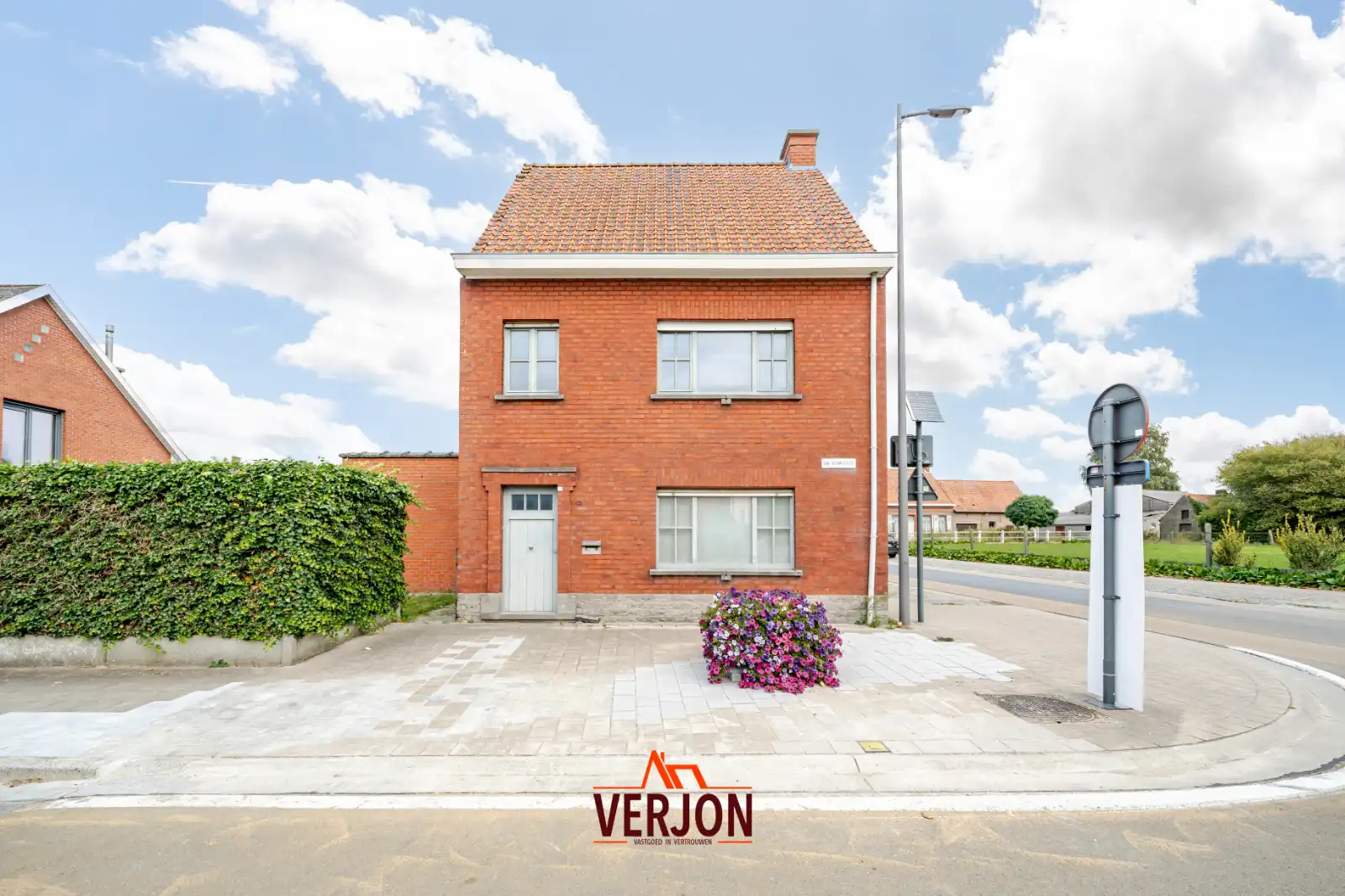 Woning met tuin en garage in het centrum van Ardooie! foto 23