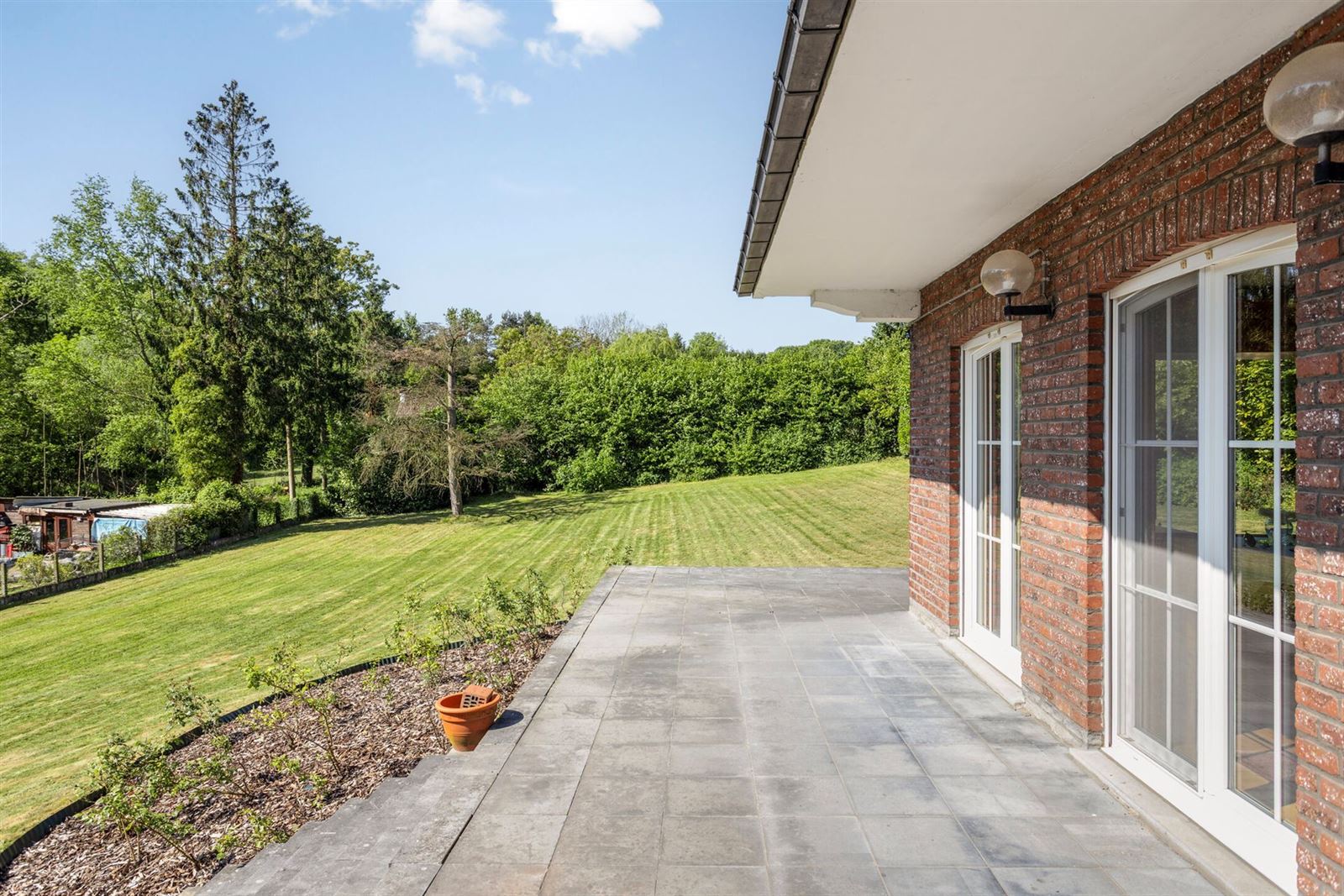 Ruime achterin gelegen villa met 5 slaapkamers op prachtig terrein van 40a foto 31