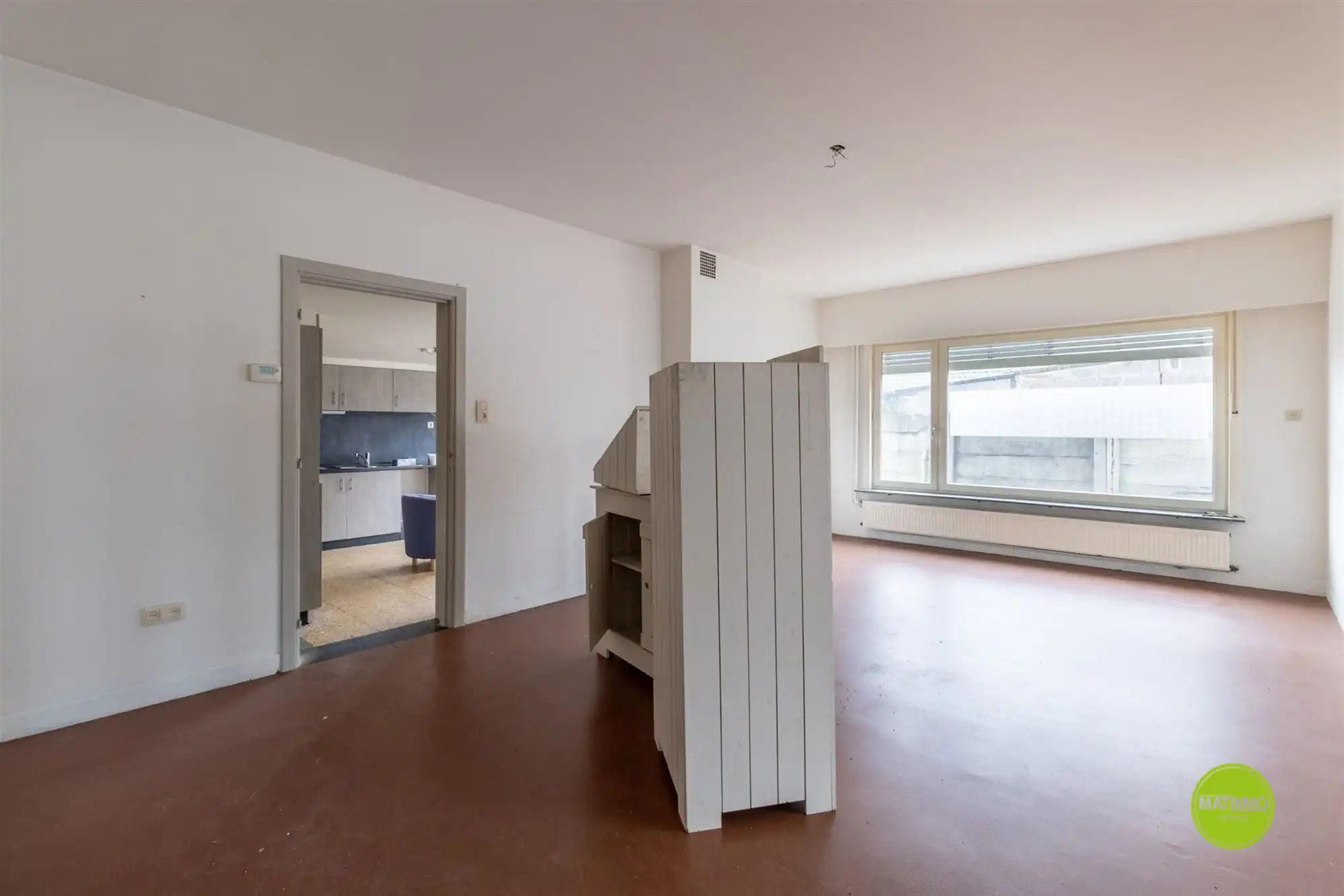 Ruim handelshuis met 4 slaapkamers én acherliggende grond foto 7