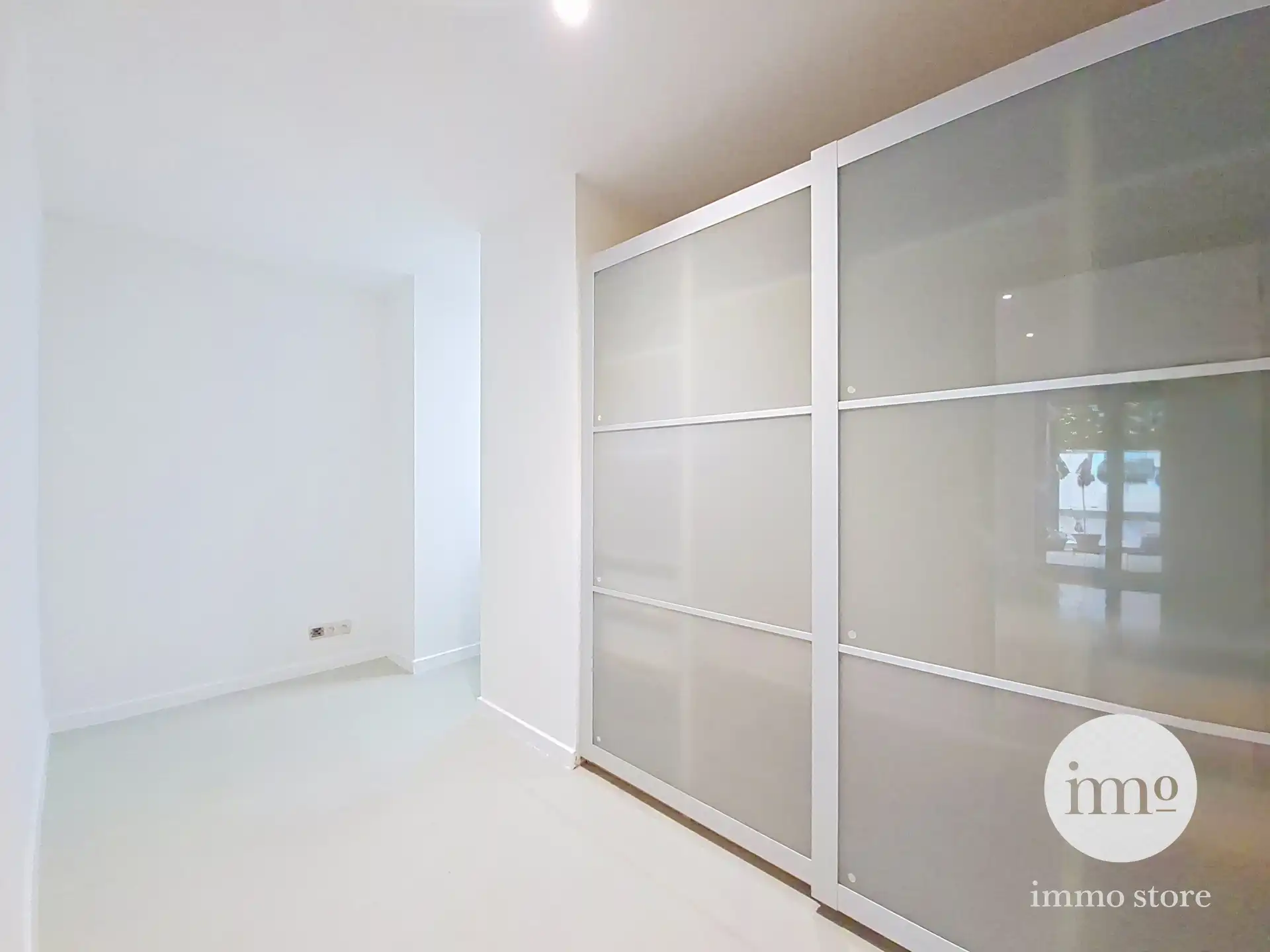 Ruim 2/3-slaapkamerappartement met privétuin foto 9