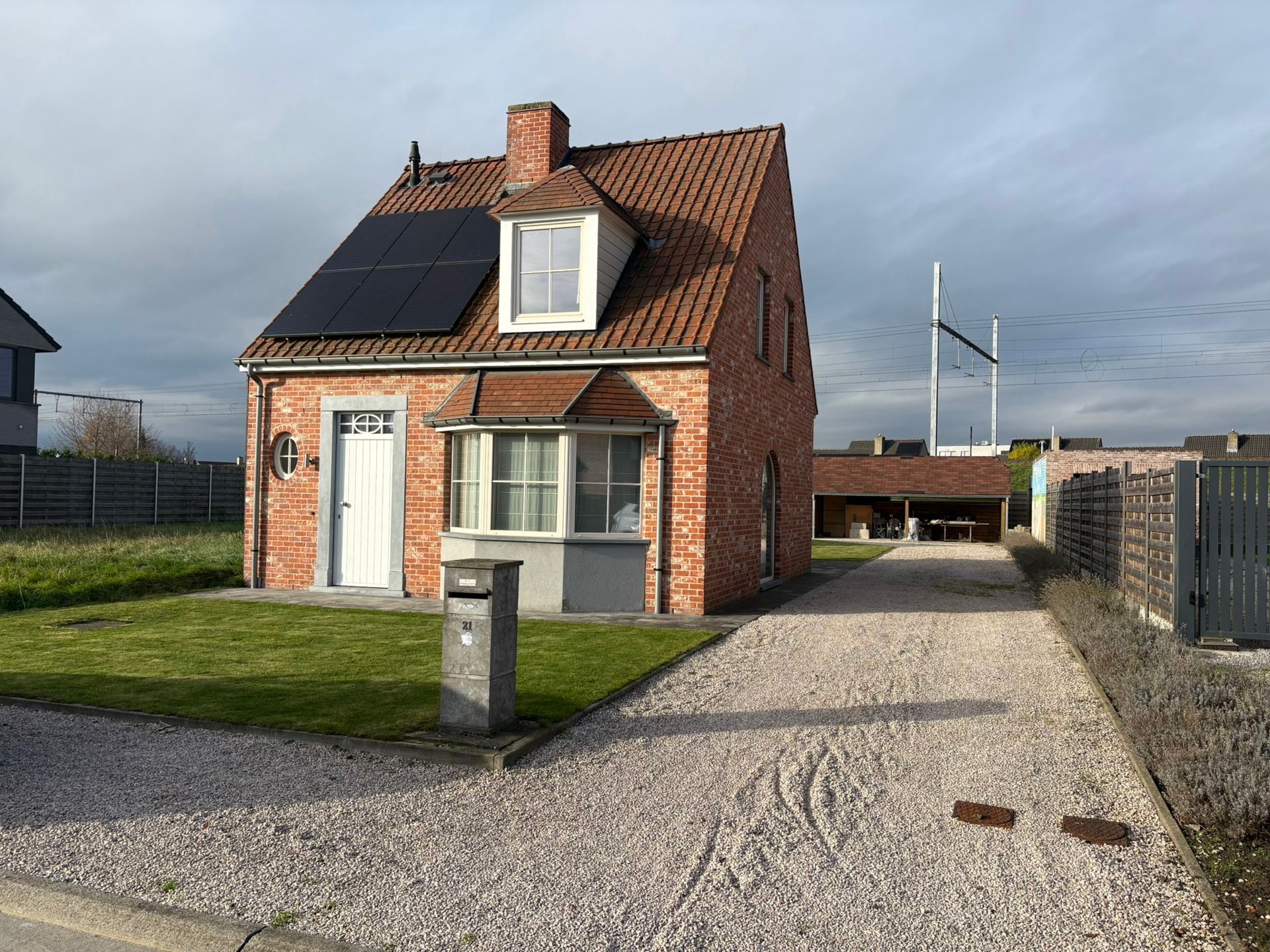 Volledig ingerichte nieuwbouwwoning foto {{pictureIndex}}