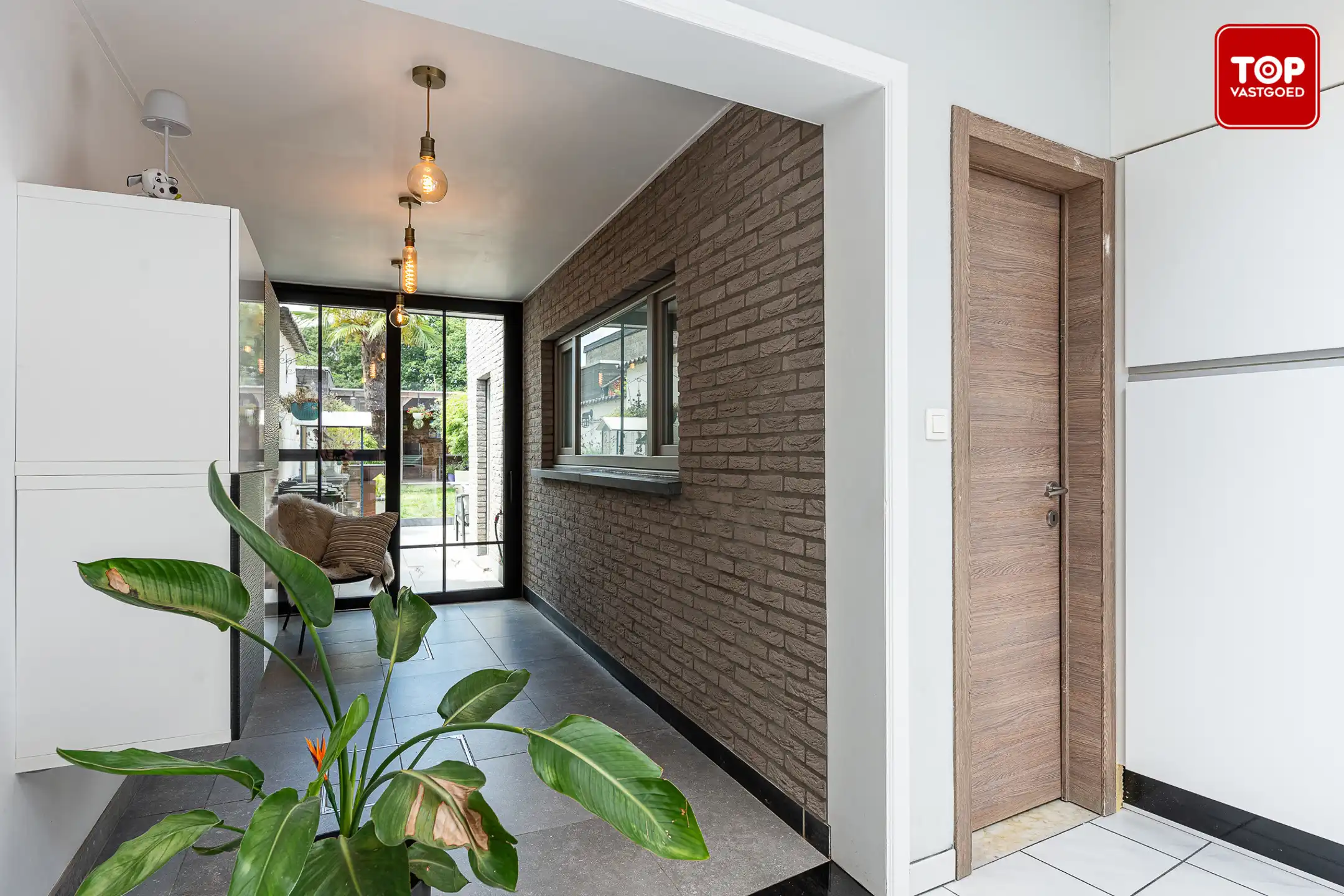 Instapklare woning met mooi aangelegde tuin.  foto 17
