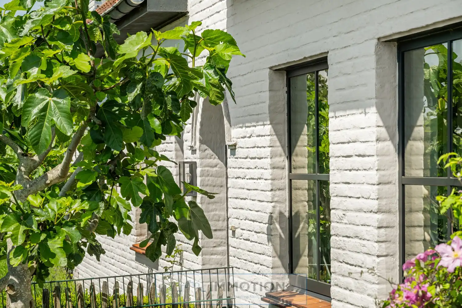 Uniek gelegen villa met prachtig landelijk uitzicht in Zwevegem foto 5