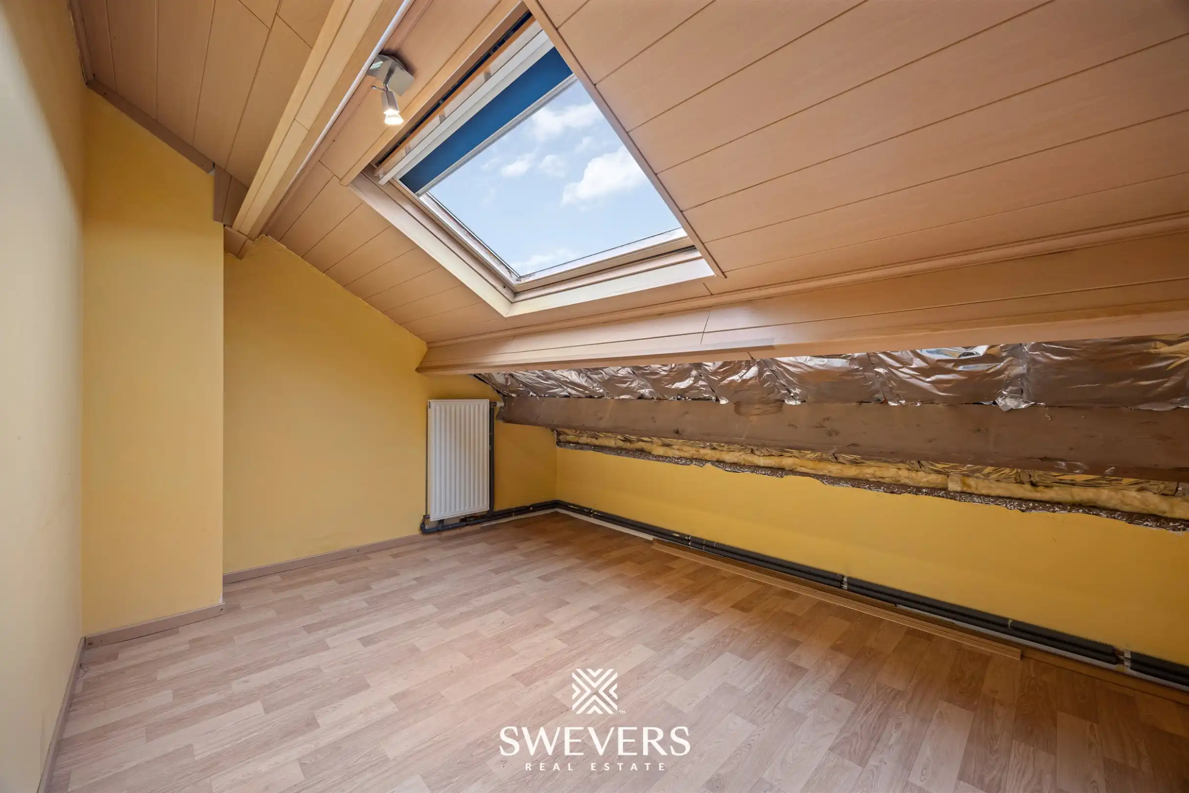 Ideale starterswoning met 4 slaapkamers op zonrijk perceel foto 5