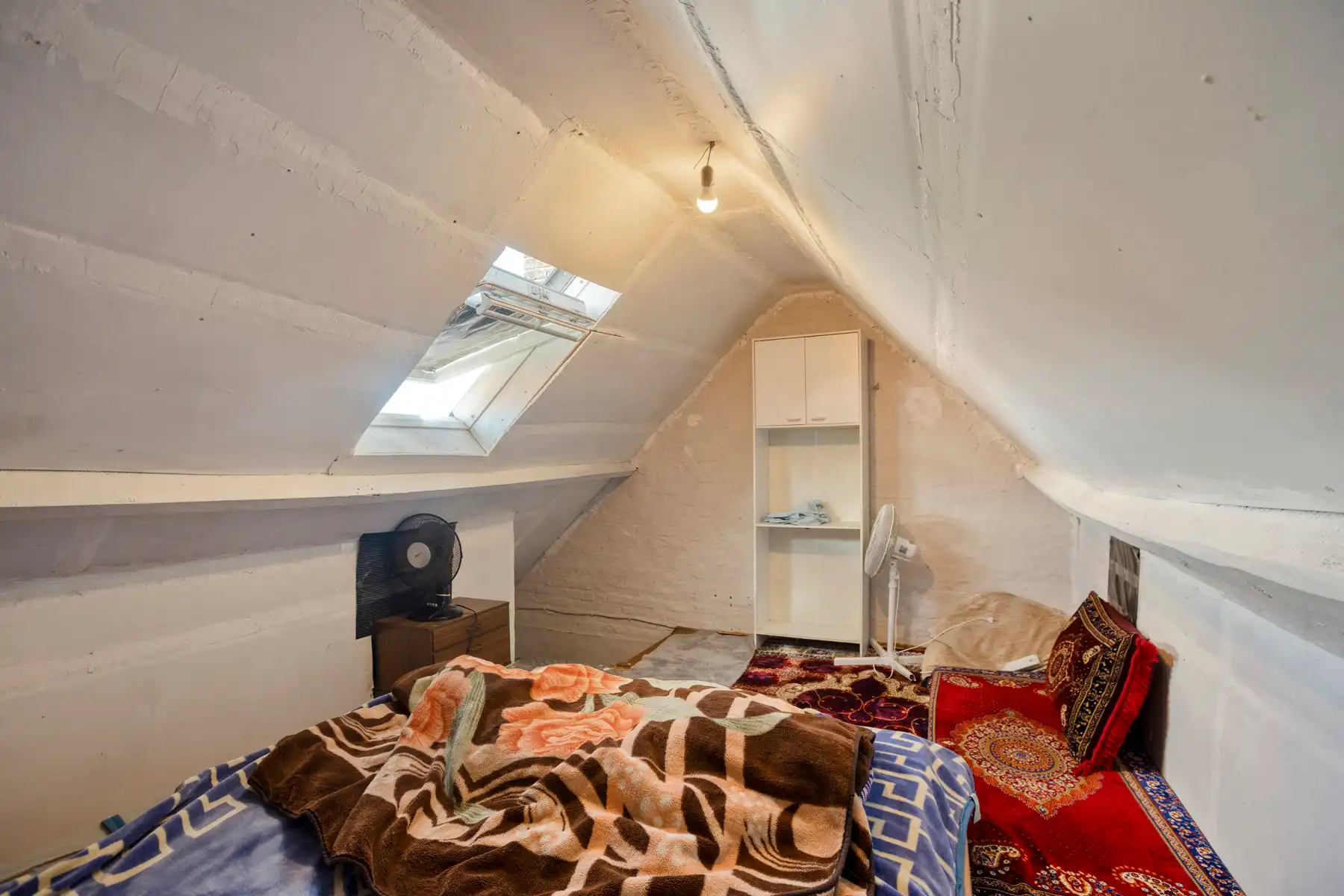 Op te frissen woning met tuin foto 12