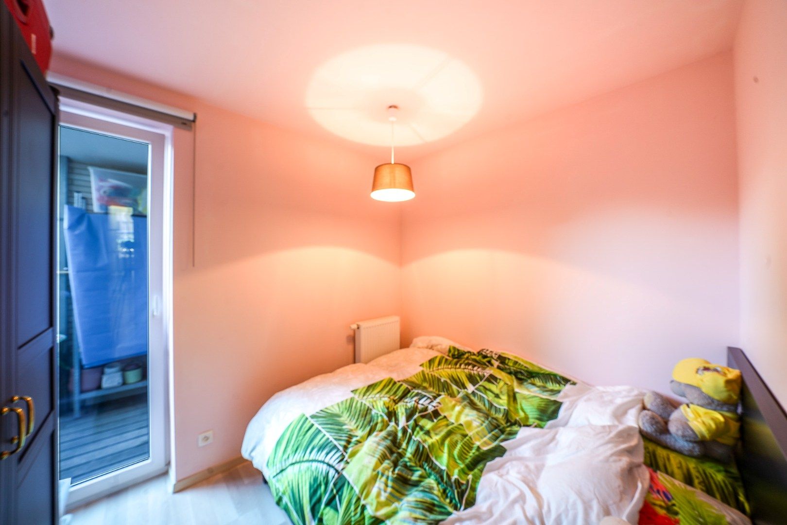 Instapklaar 2-slaapkamer appartement met voortuin en terras foto 11