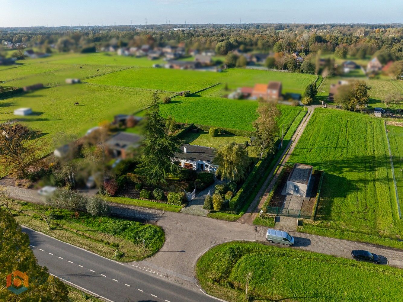 Hoofdfoto van de publicatie: Gelijkvloerse woning met 3 slpkrs op perceel van 1638m²