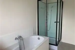 Volledig gerenoveerde woning met 5 slaapkamers foto 8