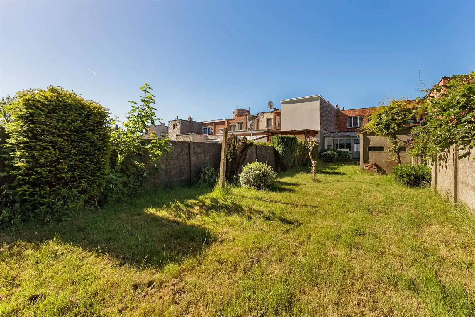 Renovatiewoning met ruime tuin te Lier! foto 2