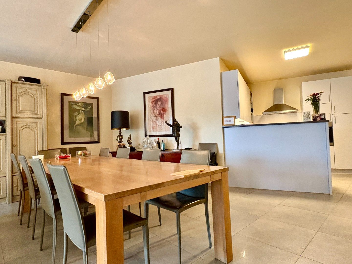 Hedendaags gelijkvloers appartement in centrum Kuurne. foto 5