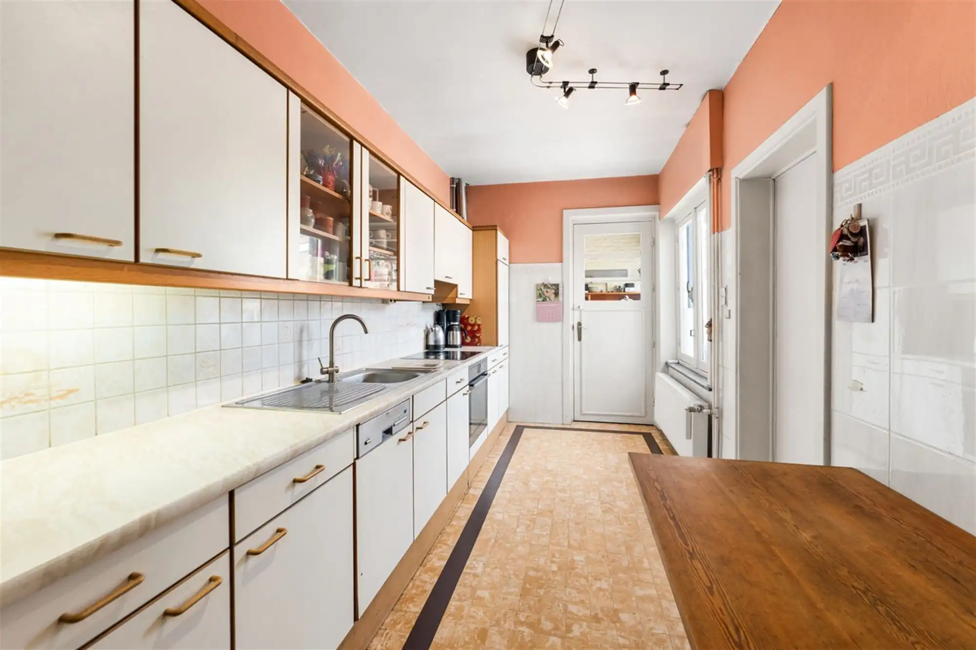 KARAKTERVOLLE HALFOPEN BEBOUWING met 3 slpks & apart bijgebouw op een perceel van ca. 1.226m² foto 8