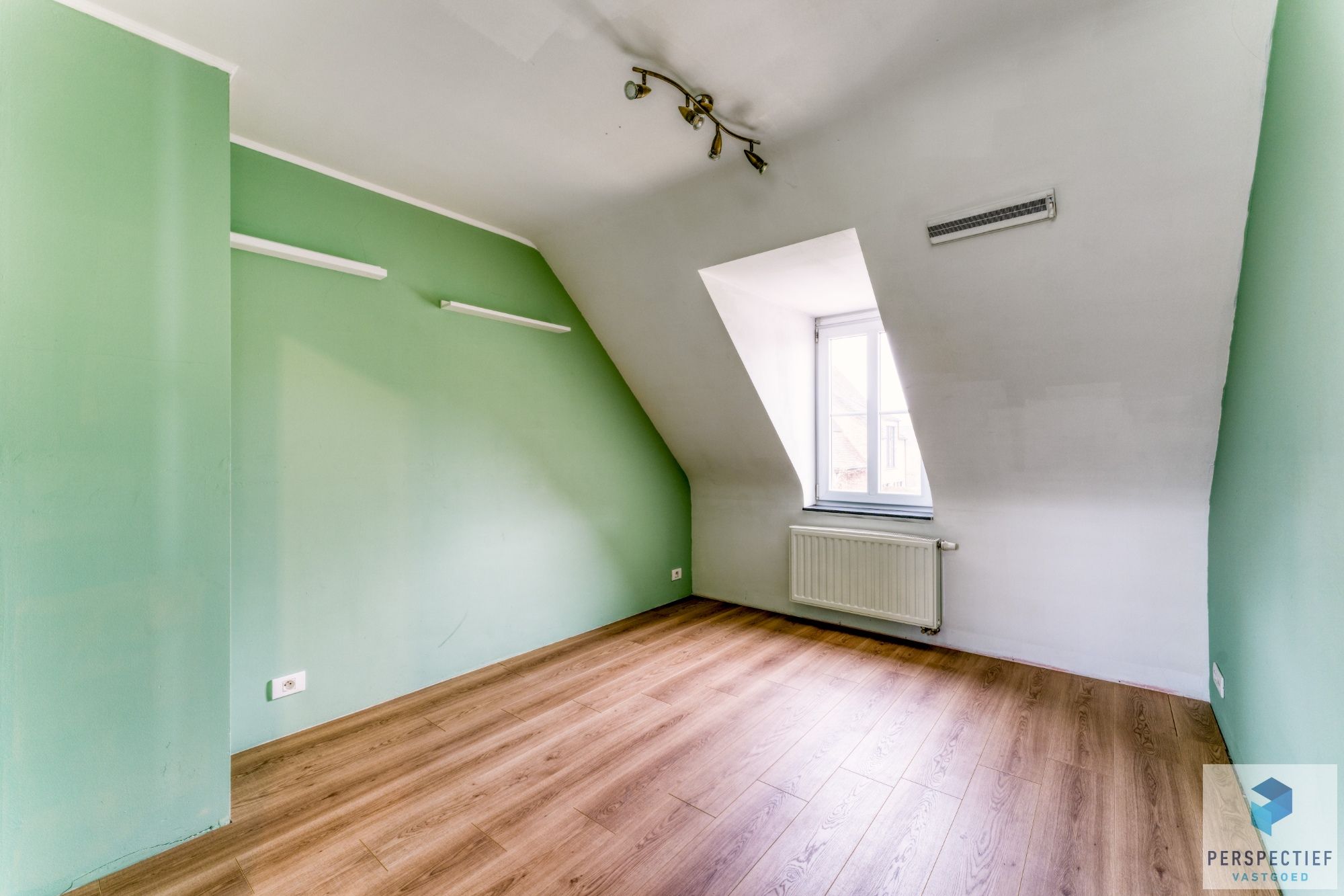 VERRASSEND RUIME en ENERGIEZUINIGE WONING met ZONGERICHTE TUIN foto 9