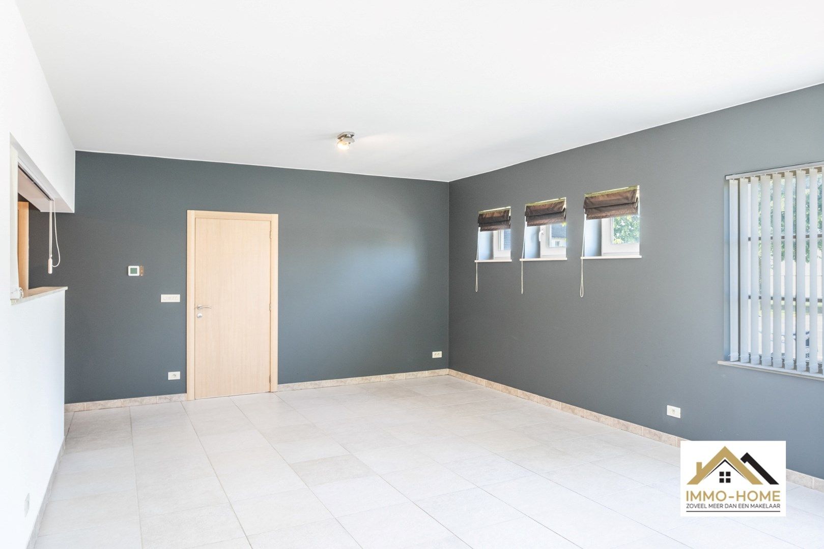 Eigendom( 2 appartementen) met loods en bijzonder veel potentieel foto 17