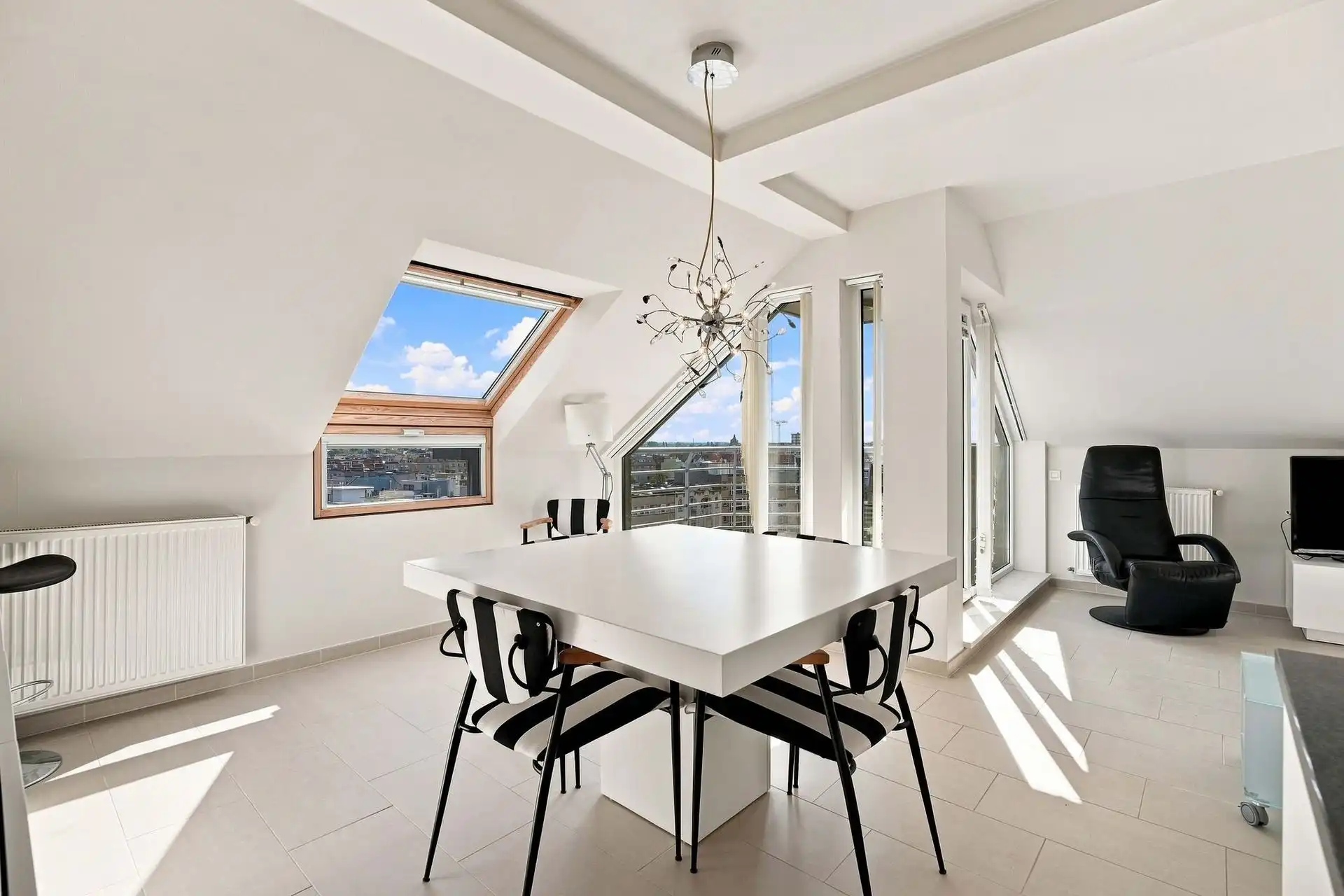 LUXUEUS  /  ZONNIG  foto 12