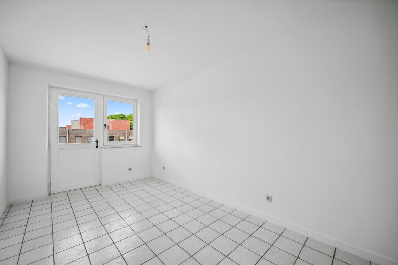 Ruim appartement op de 1 ste verdieping foto 7