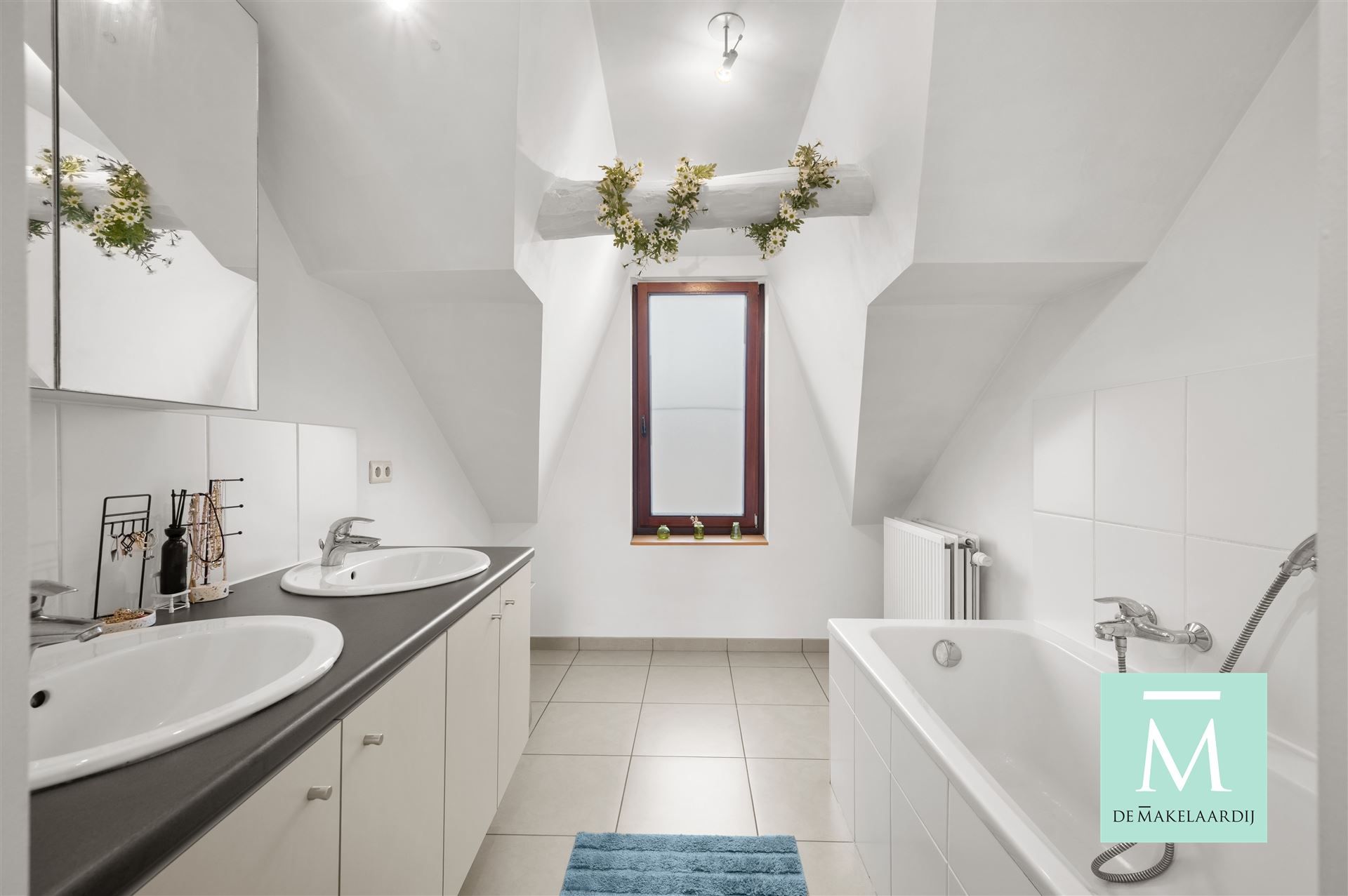 Uiterst charmant appartement met 2 slaapkamers op toploactie! foto 7