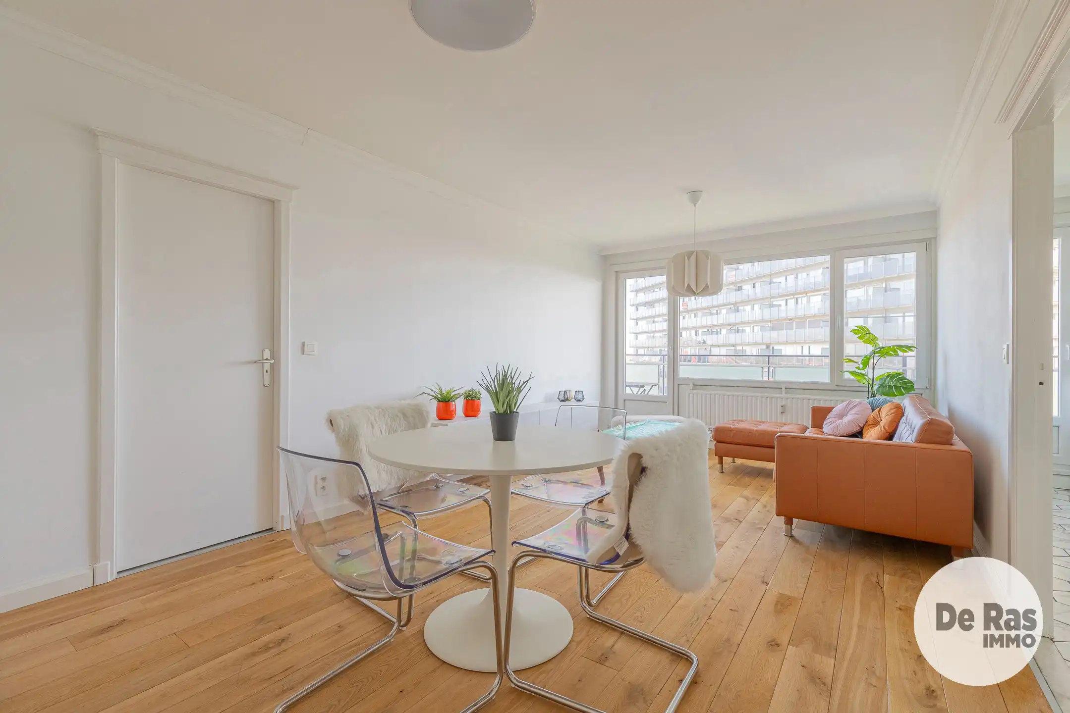GENT - Instapklaar appartement met 2 kamers en ruim terras foto 4