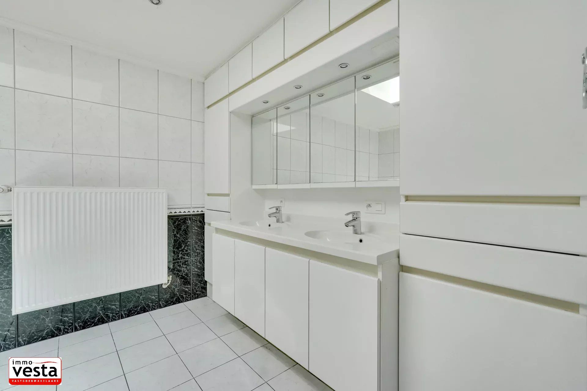 Ruime , landelijk gelegen woning met loods foto 28