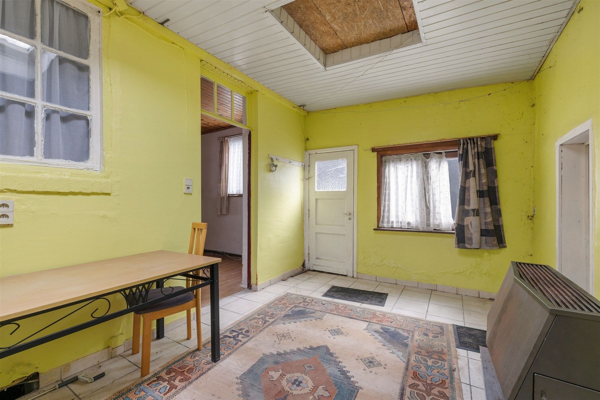 Te renoveren halfopen bebouwing in het centrum van Sint-Gillis-Waas foto 8