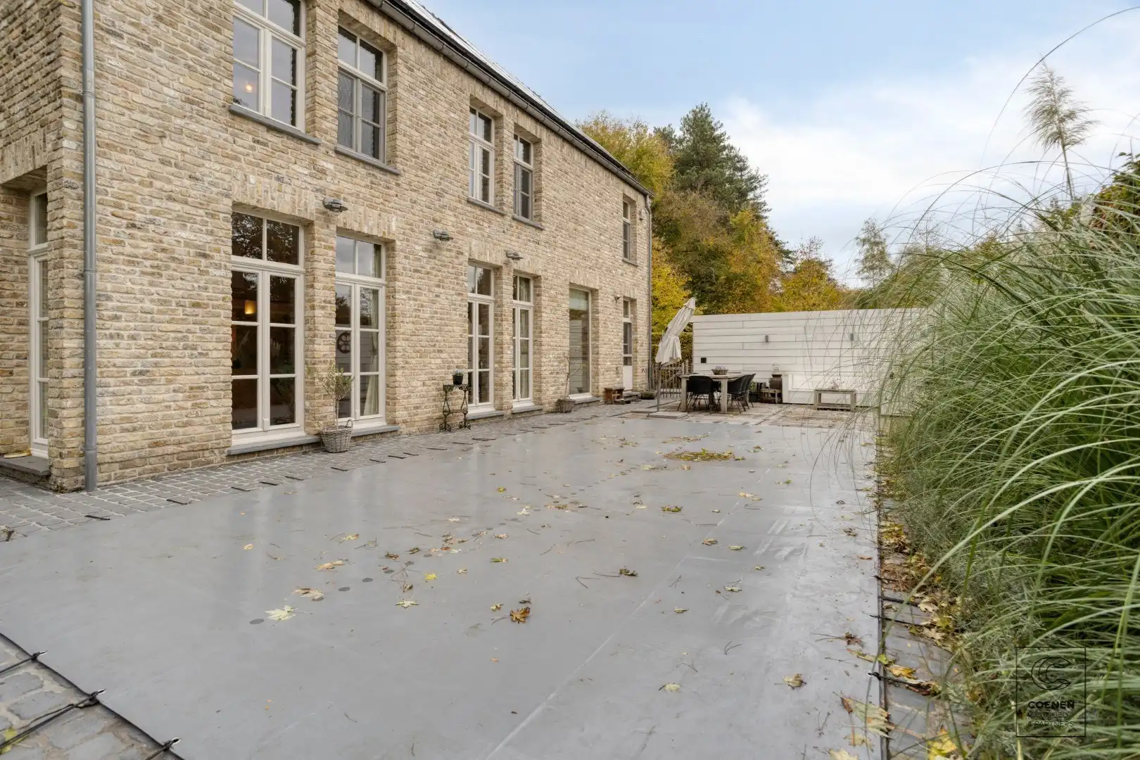 Prachtige woning met een bew. opp. van 302 m², 6 slpk, 3 bk en prachtige tuin met zwembad  foto 29