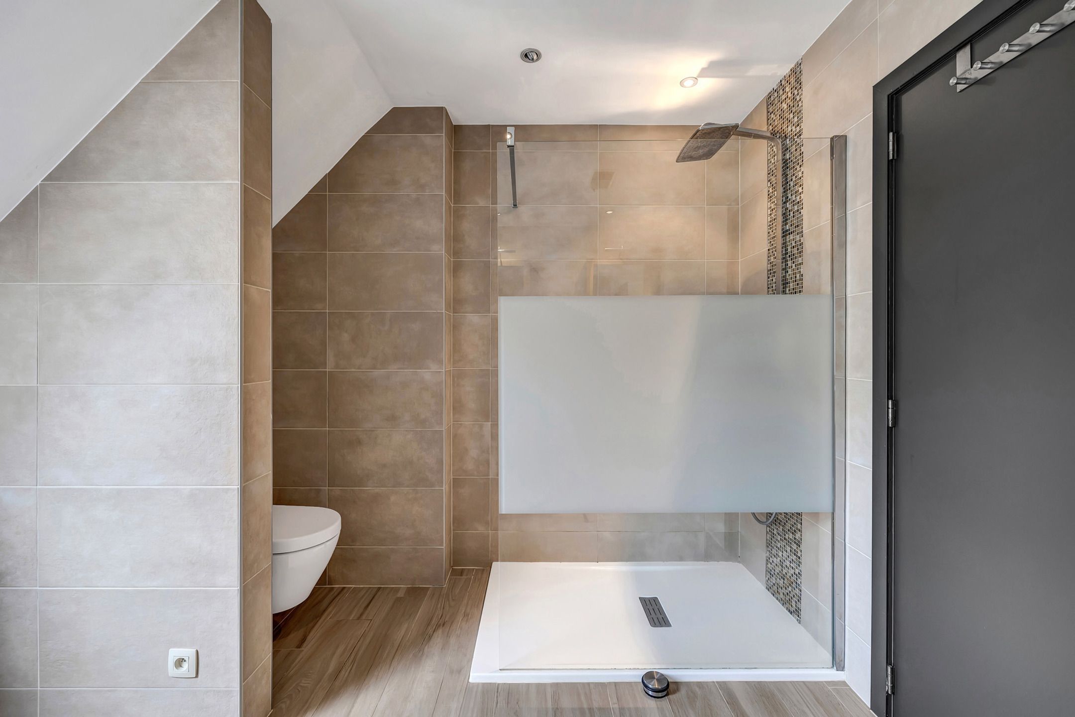Instapklare villa in Erembodegem met hoogwaardige afwerking foto 18