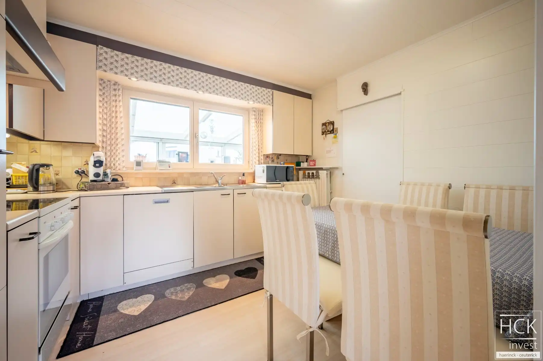 KRUISHOUTEM - Ruime halfopen woning met 4 SLPK, op een aantrekkelijk perceel van 402 m²! foto 8